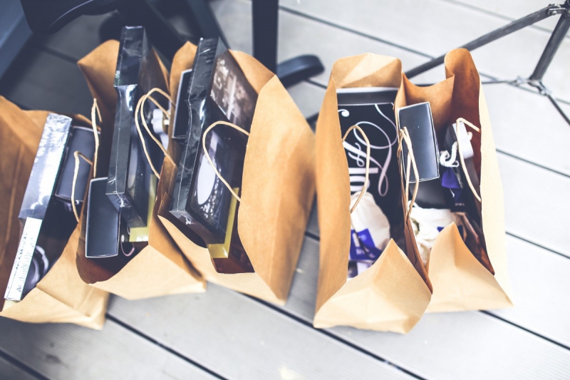 vente-COMPS SUR ARTUBY-min_shop_shopping_bags_gift_brown_blank_market_product-722676